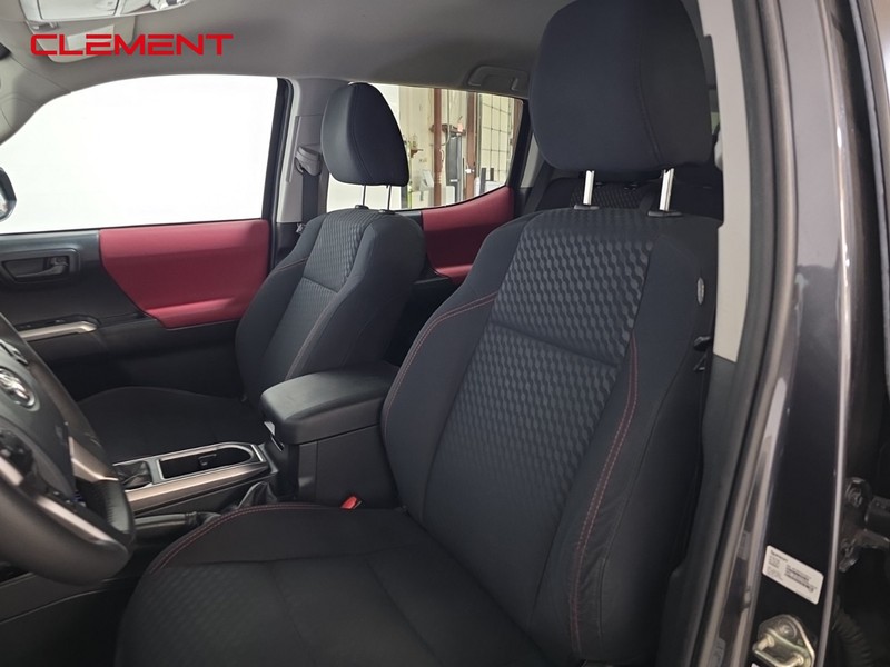 Toyota Tacoma 4WD Vehicle Image 26