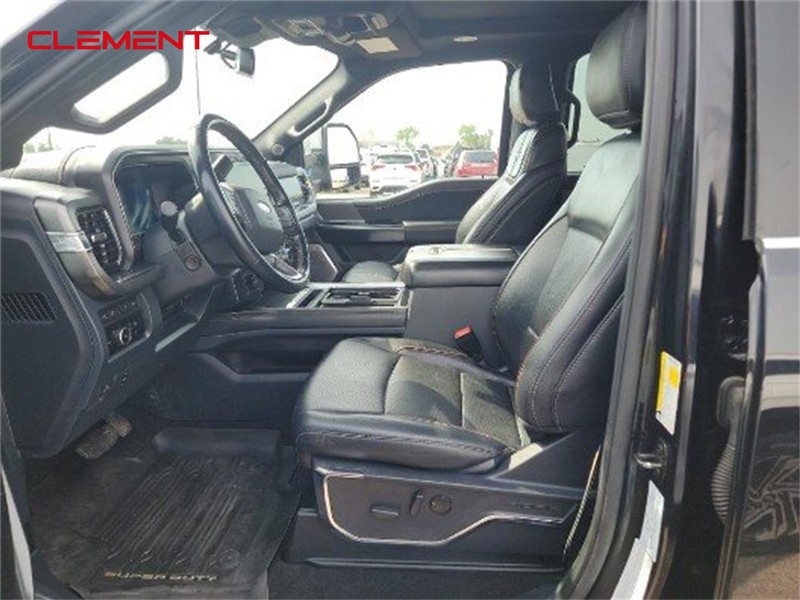 Ford Super Duty F-450 DRW Vehicle Image 03
