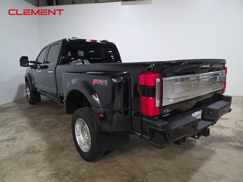 Ford Super Duty F-450 DRW Vehicle Image 08