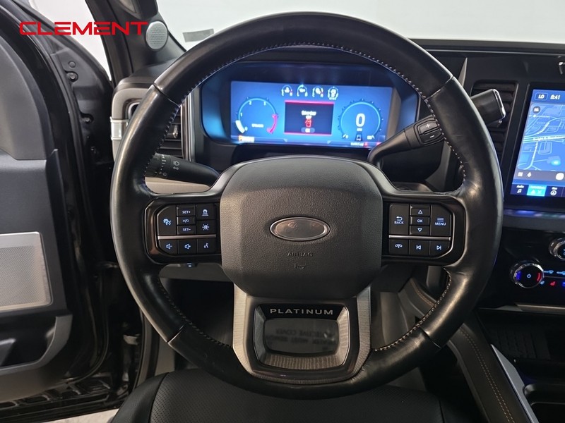 Ford Super Duty F-450 DRW Vehicle Image 14