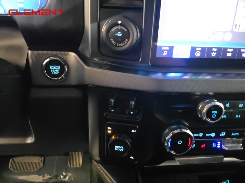 Ford Super Duty F-450 DRW Vehicle Image 21