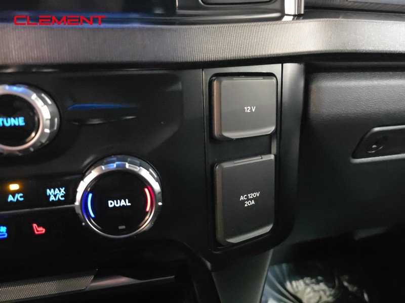 Ford Super Duty F-450 DRW Vehicle Image 23