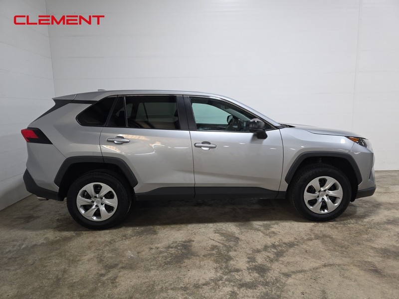 Toyota RAV4 Vehicle Image 04