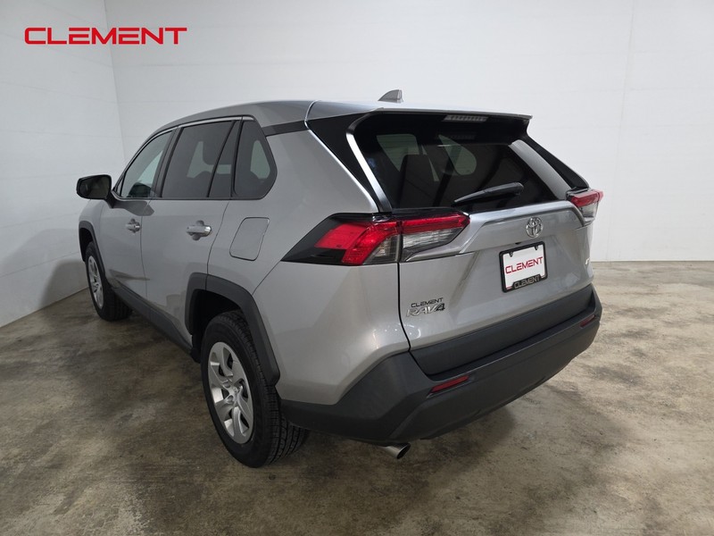 Toyota RAV4 Vehicle Image 08