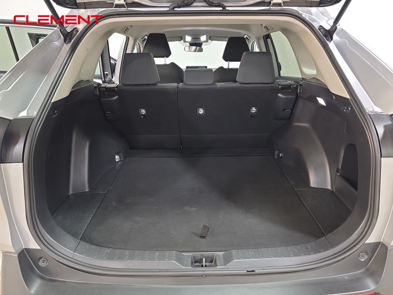 Toyota RAV4 Vehicle Image 09