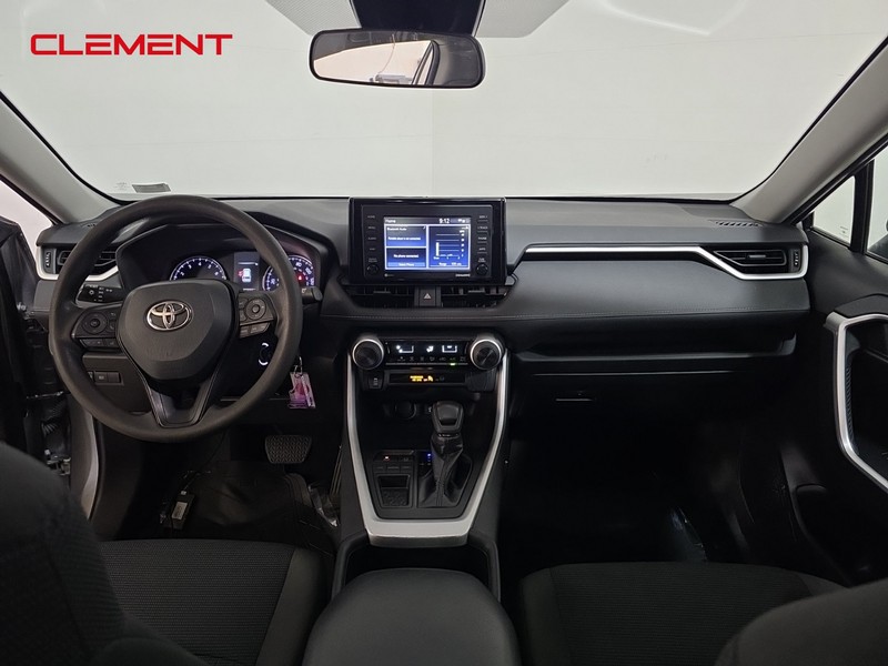 Toyota RAV4 Vehicle Image 10