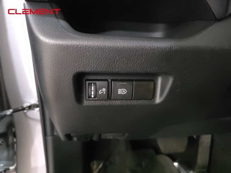 Toyota RAV4 Vehicle Image 11