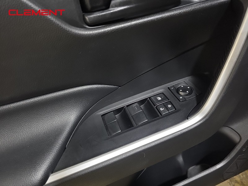 Toyota RAV4 Vehicle Image 23