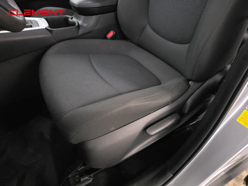 Toyota RAV4 Vehicle Image 25