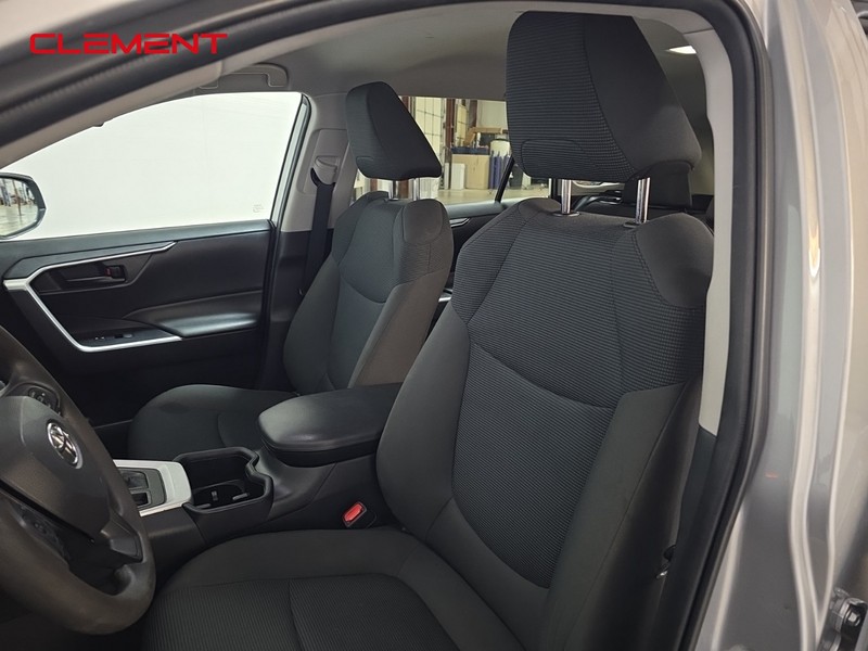 Toyota RAV4 Vehicle Image 26