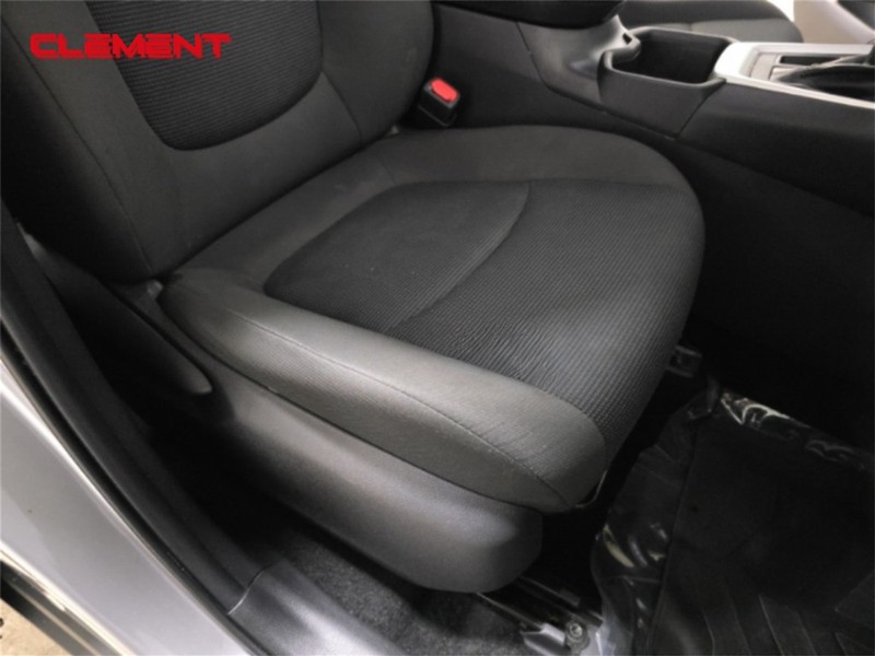 Toyota RAV4 Vehicle Image 30
