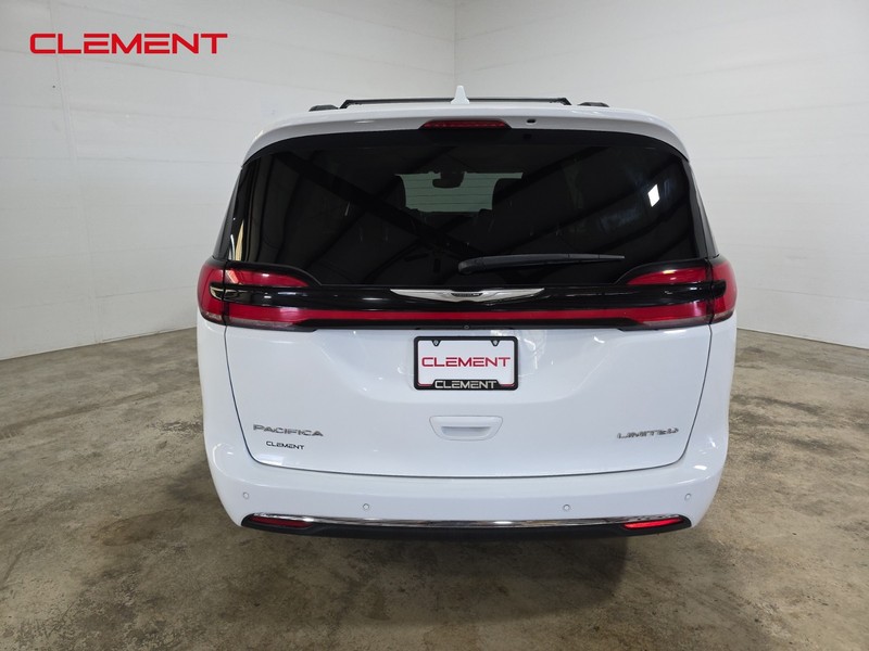 Chrysler Pacifica Vehicle Image 07