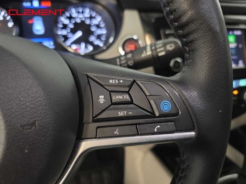 Nissan Rogue Sport Vehicle Image 15