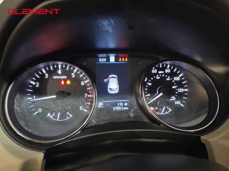 Nissan Rogue Sport Vehicle Image 17