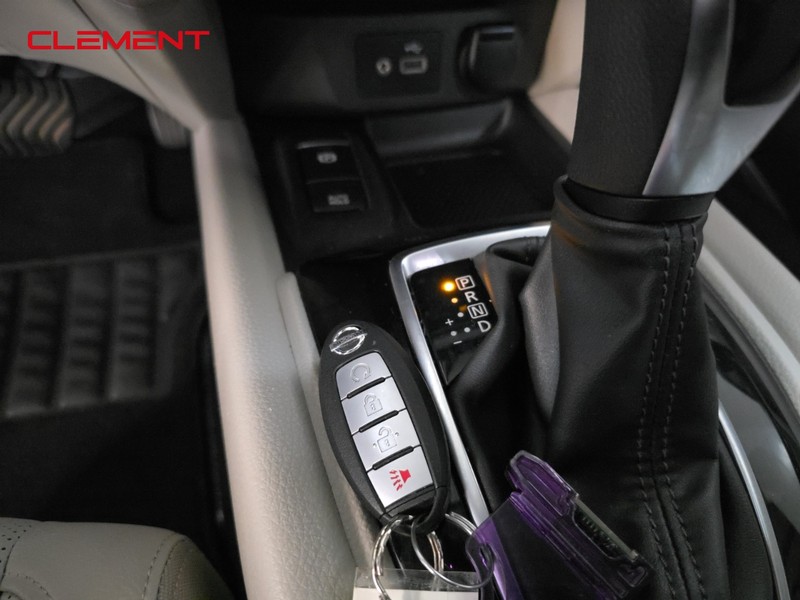 Nissan Rogue Sport Vehicle Image 21