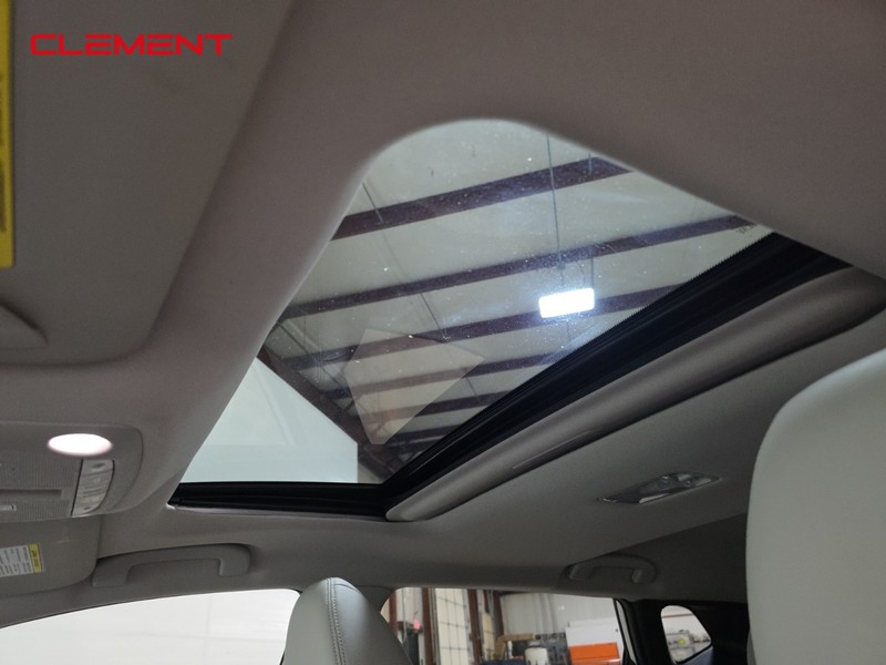 Nissan Rogue Sport Vehicle Image 23