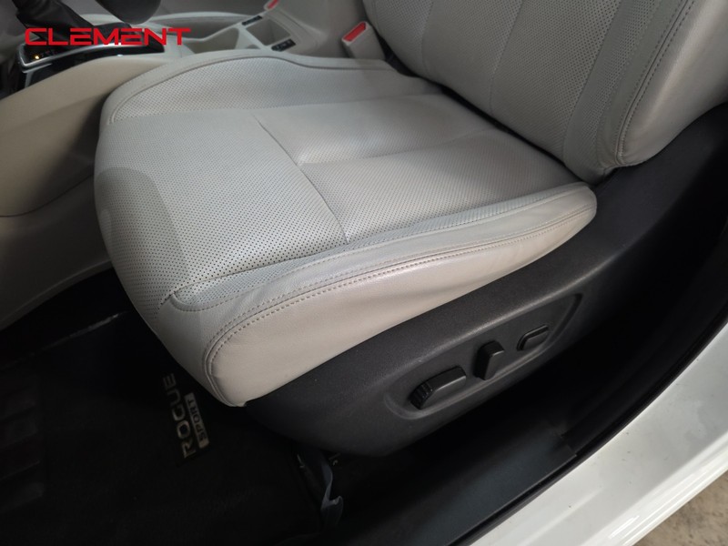 Nissan Rogue Sport Vehicle Image 26