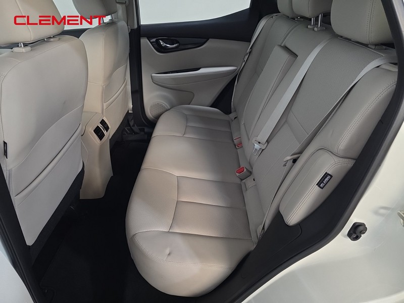 Nissan Rogue Sport Vehicle Image 29