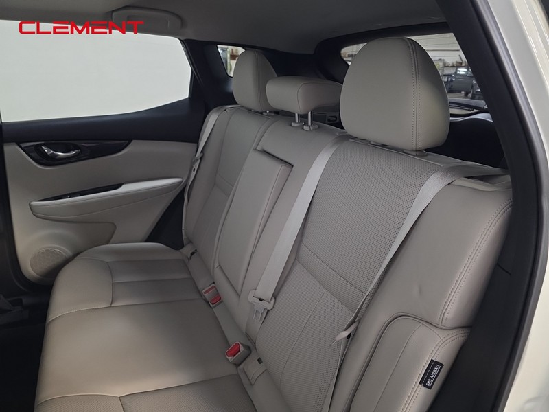 Nissan Rogue Sport Vehicle Image 30