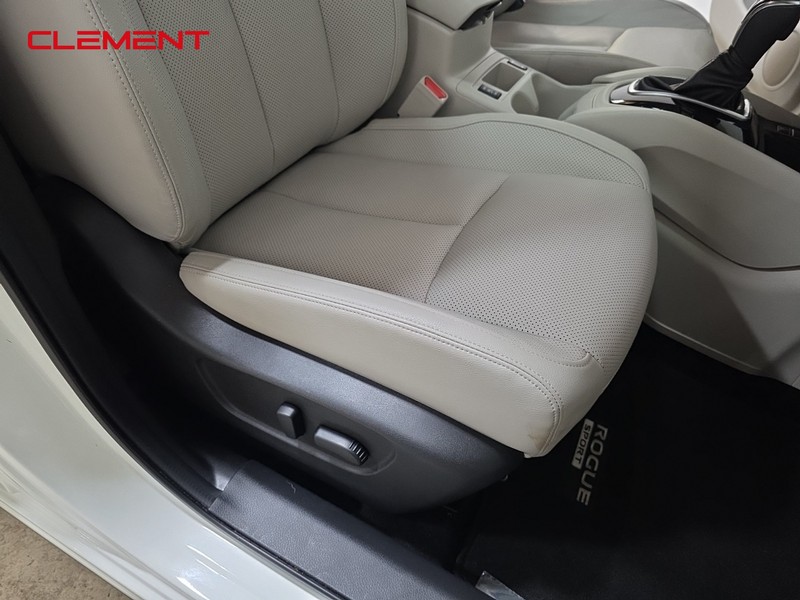Nissan Rogue Sport Vehicle Image 31