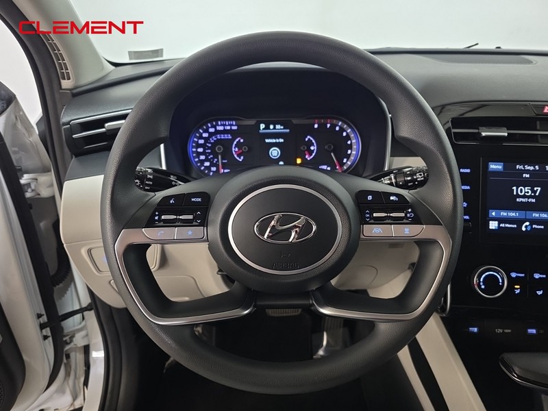 Hyundai Tucson Vehicle Image 12