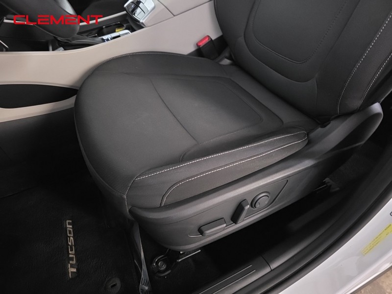 Hyundai Tucson Vehicle Image 24