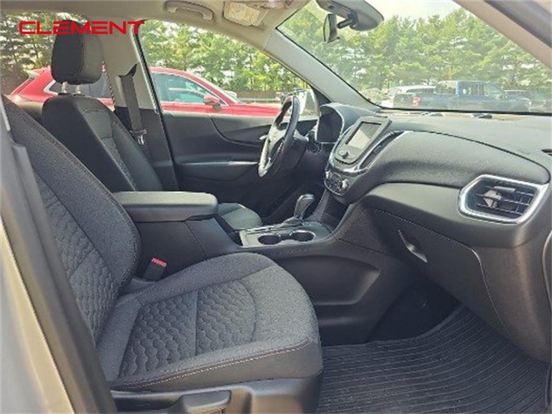 Chevrolet Equinox Vehicle Image 03