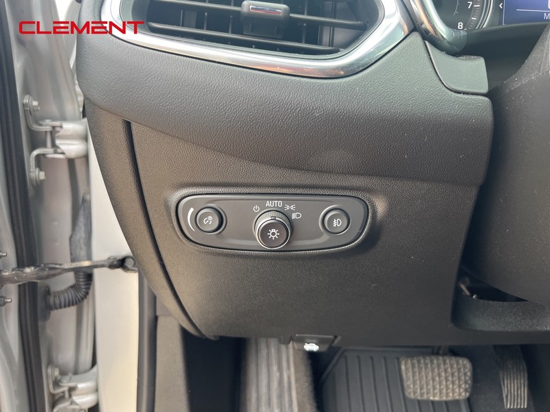 Chevrolet Equinox Vehicle Image 10