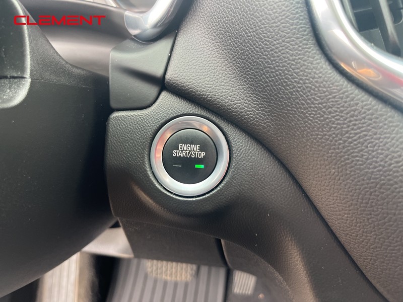 Chevrolet Equinox Vehicle Image 11