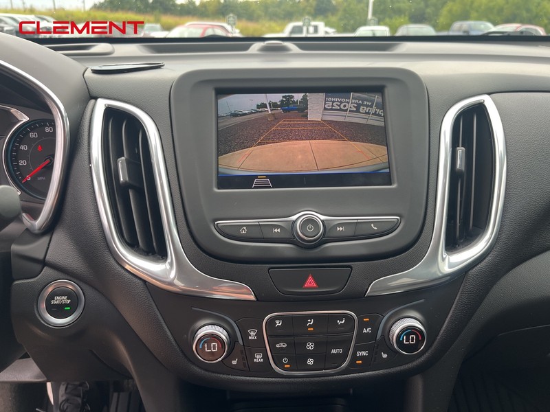 Chevrolet Equinox Vehicle Image 16
