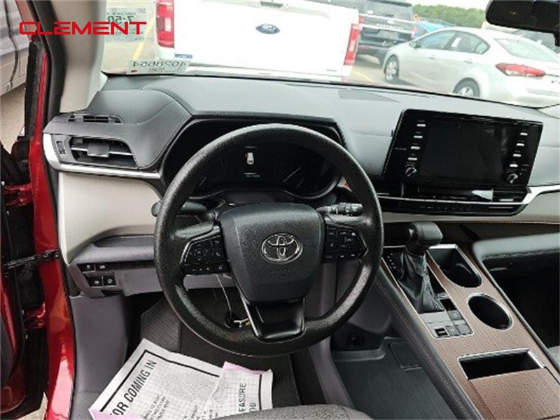 Toyota Sienna Vehicle Image 04