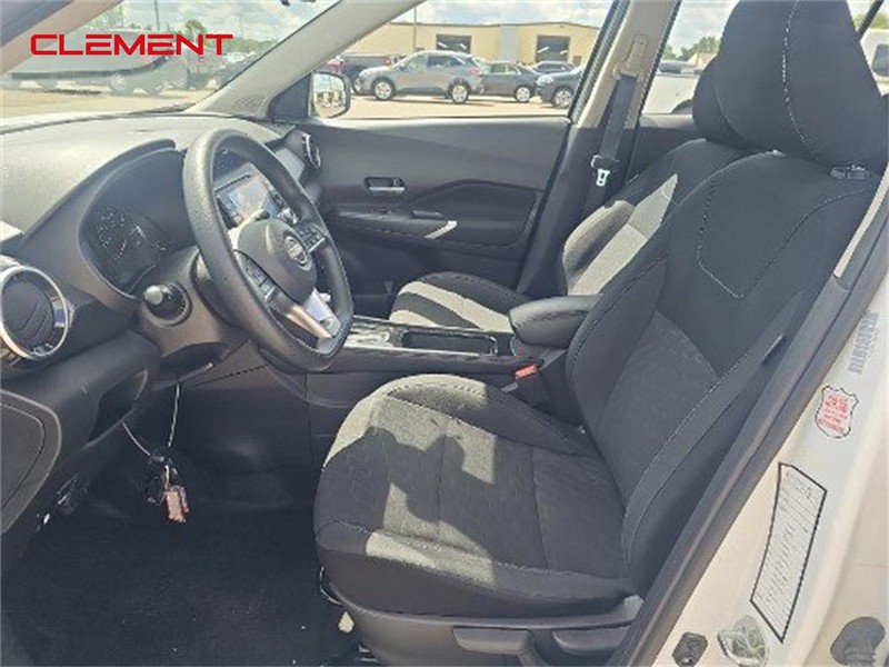 Nissan Kicks Vehicle Image 03