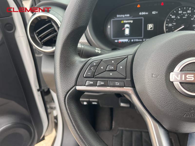 Nissan Kicks Vehicle Image 05