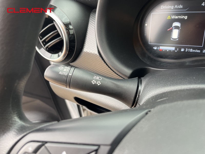 Nissan Kicks Vehicle Image 07