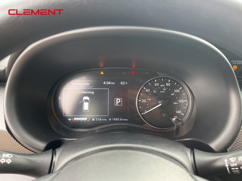 Nissan Kicks Vehicle Image 09