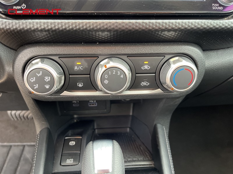 Nissan Kicks Vehicle Image 15
