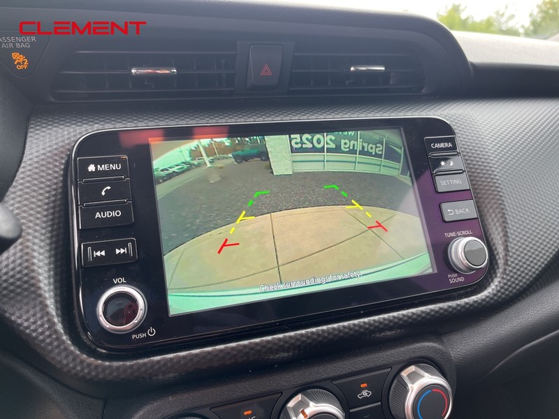 Nissan Kicks Vehicle Image 18