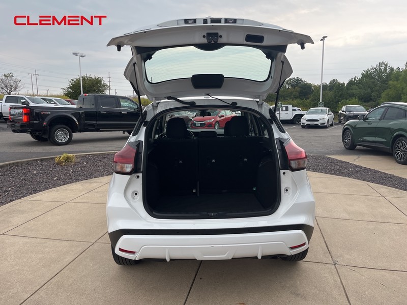 Nissan Kicks Vehicle Image 22