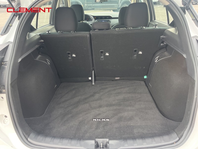 Nissan Kicks Vehicle Image 23