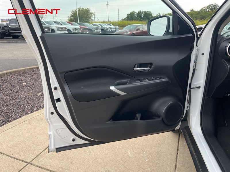 Nissan Kicks Vehicle Image 25