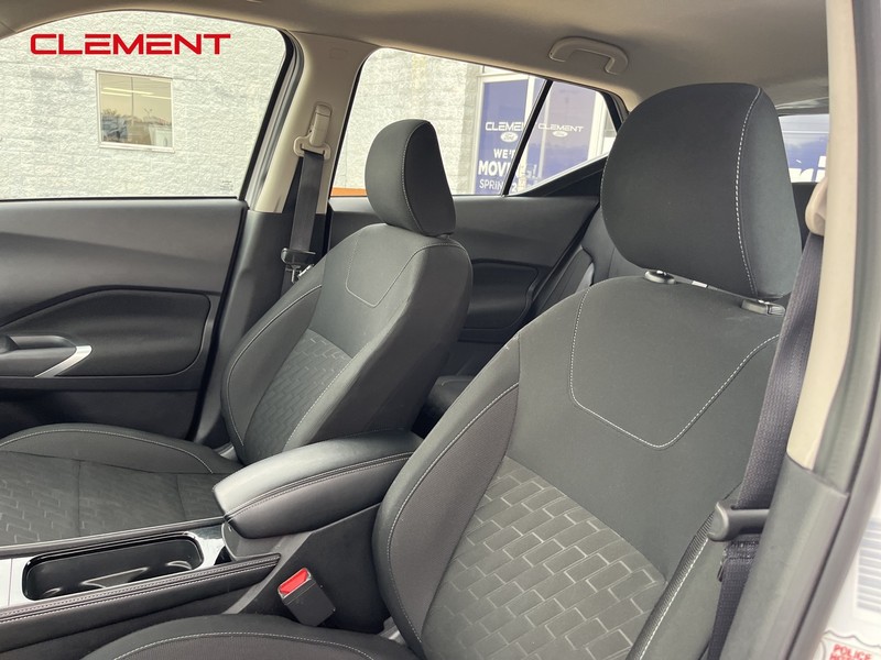 Nissan Kicks Vehicle Image 28