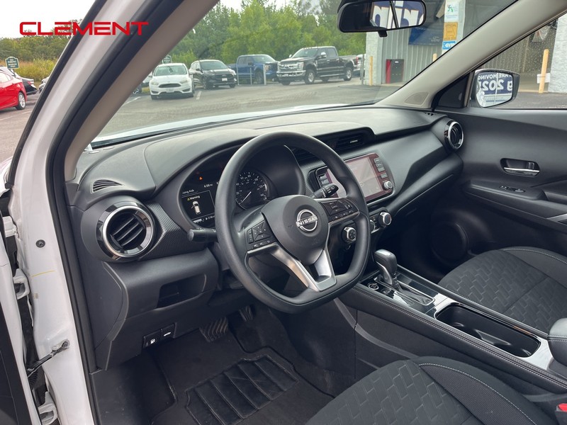 Nissan Kicks Vehicle Image 29