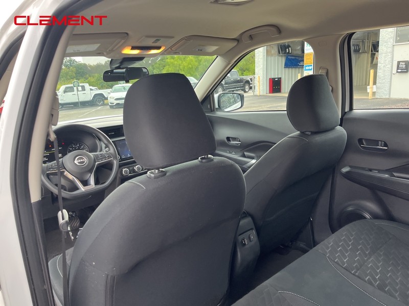 Nissan Kicks Vehicle Image 35