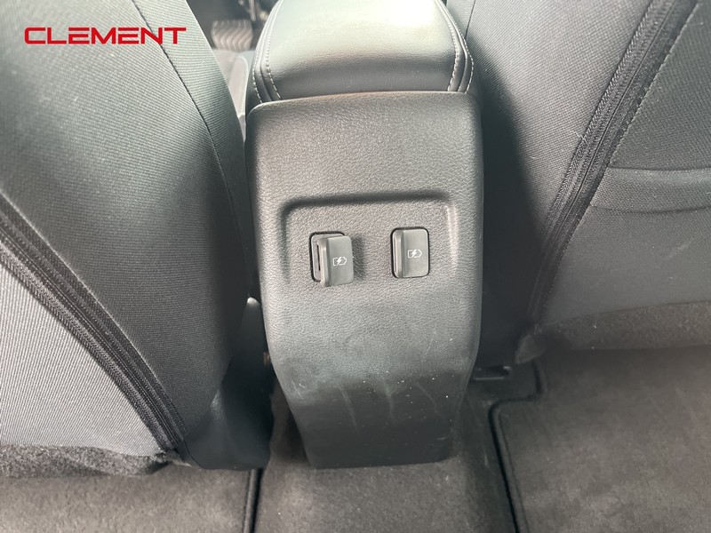 Nissan Kicks Vehicle Image 36