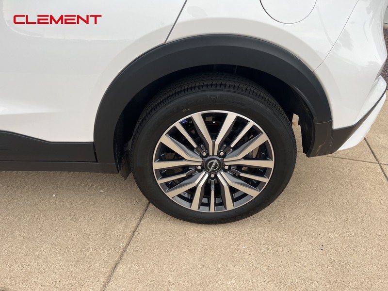 Nissan Kicks Vehicle Image 38