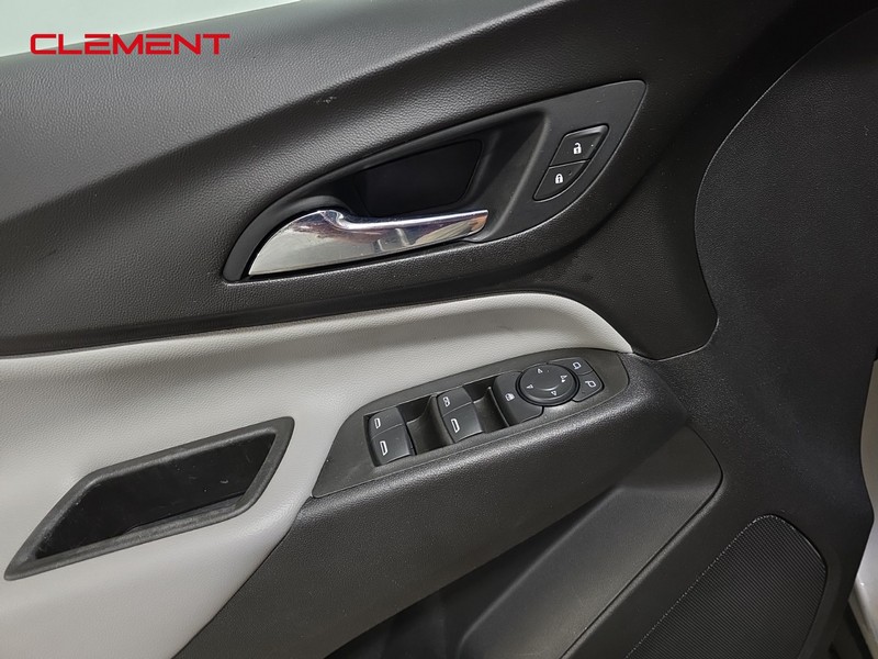 Chevrolet Equinox Vehicle Image 22