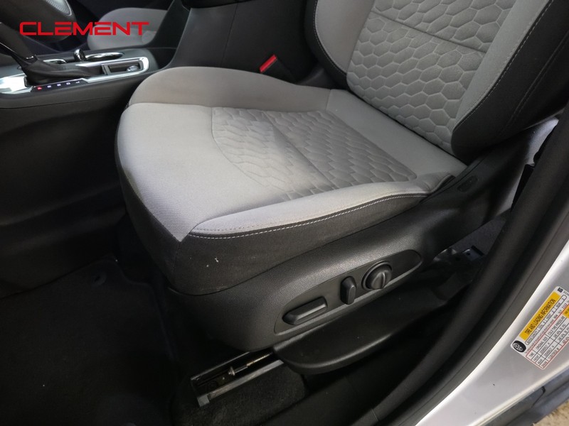 Chevrolet Equinox Vehicle Image 24