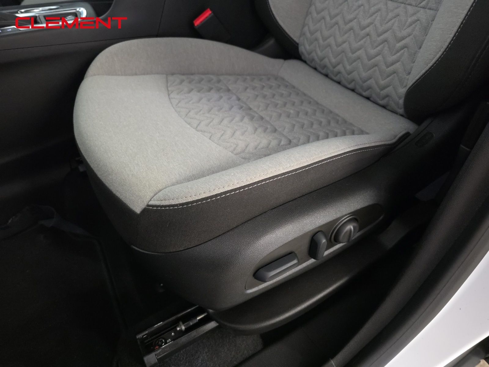 Chevrolet Equinox Vehicle Image 24