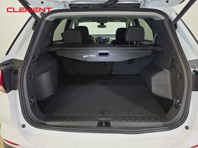 Chevrolet Equinox Vehicle Image 10