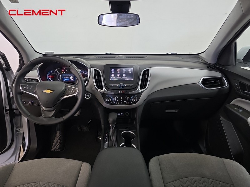 Chevrolet Equinox Vehicle Image 11